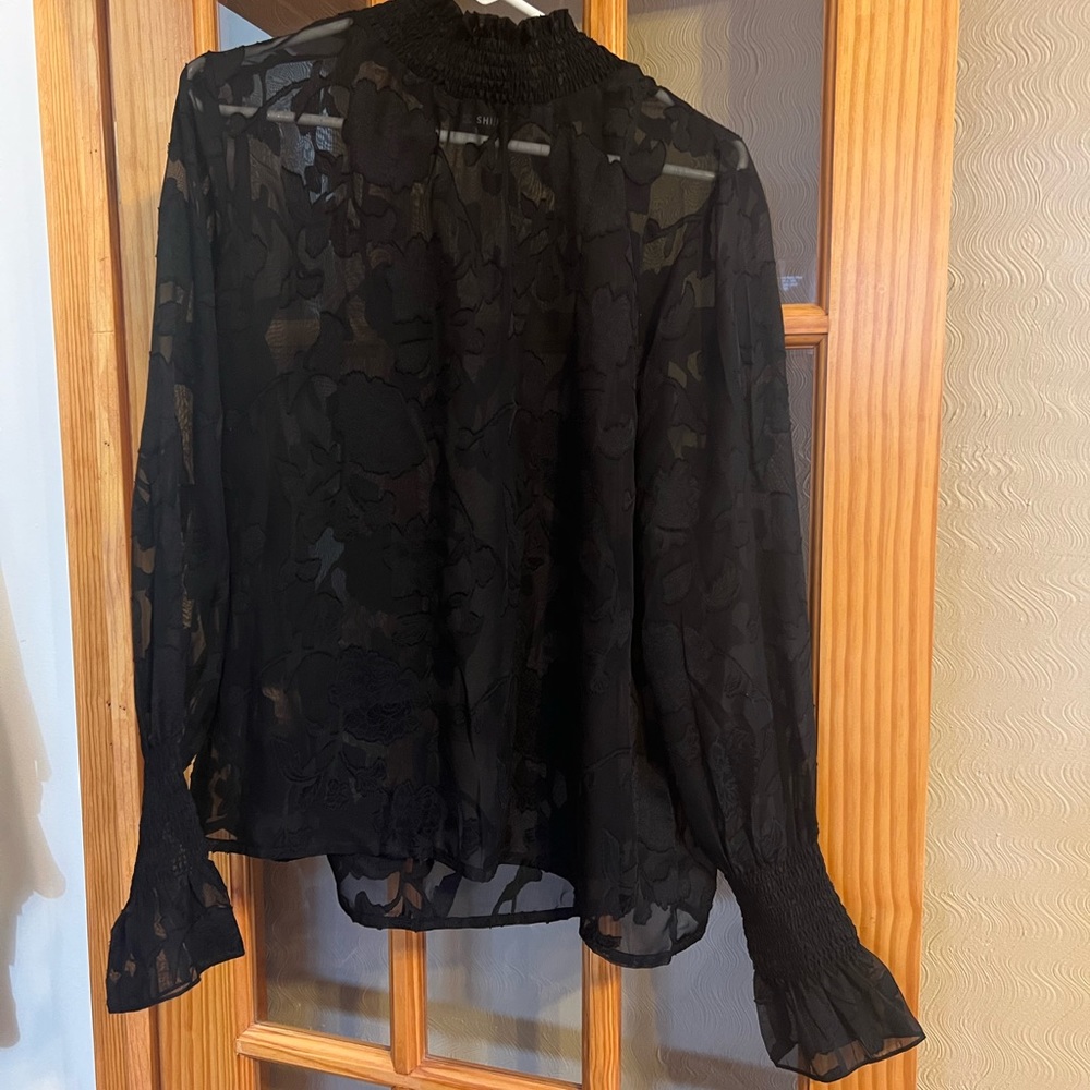 Love love love this top